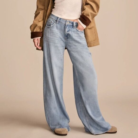 Lucky Brand Wide Leg Liquid Denim Luxe Palazzo Jeans in River 30 Capsule NWT - Picture 1 of 12